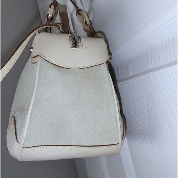 Ferragamo suede gancini shoulder bag EUC - Picture 9 of 10